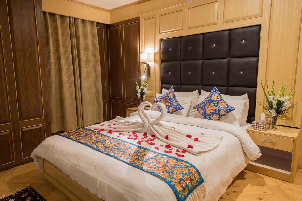 Hotel Imperial Resorts Sonāmarg Exteriör bild